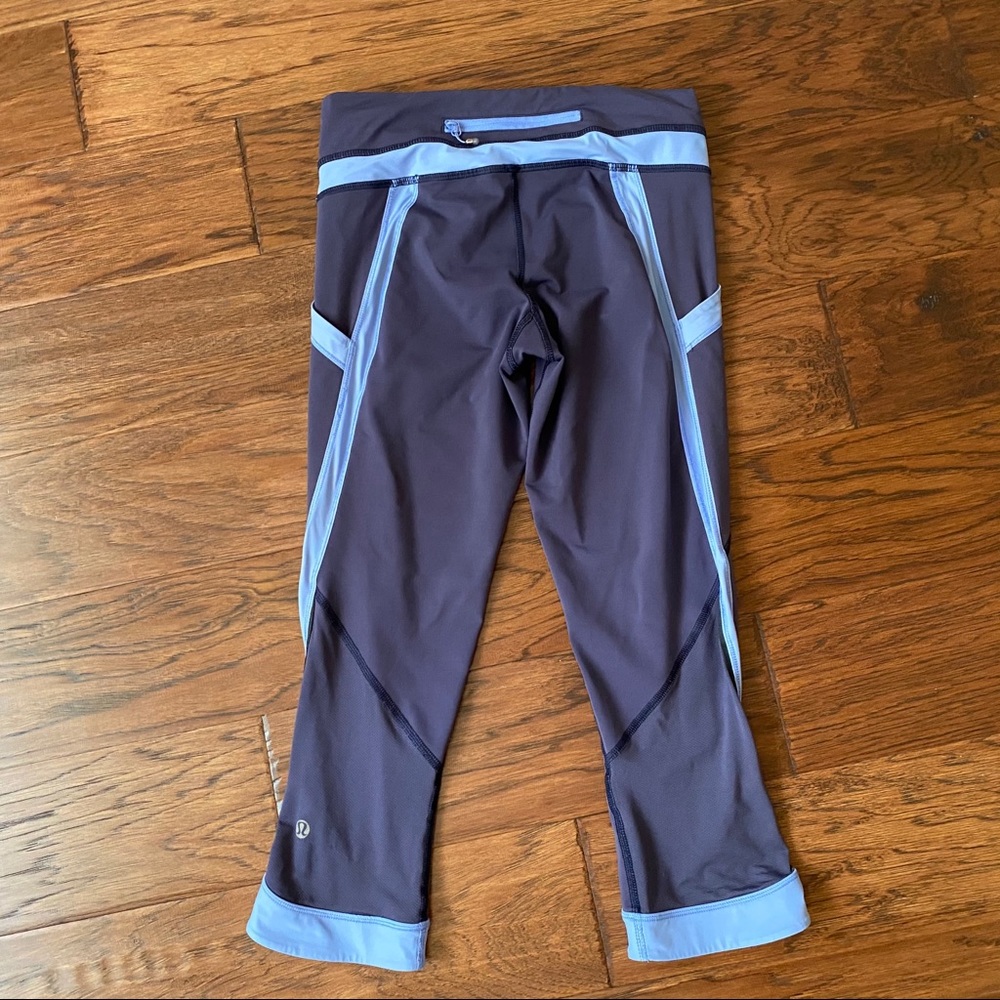 Lululemon crops. Size 4. - Picture 4 of 9